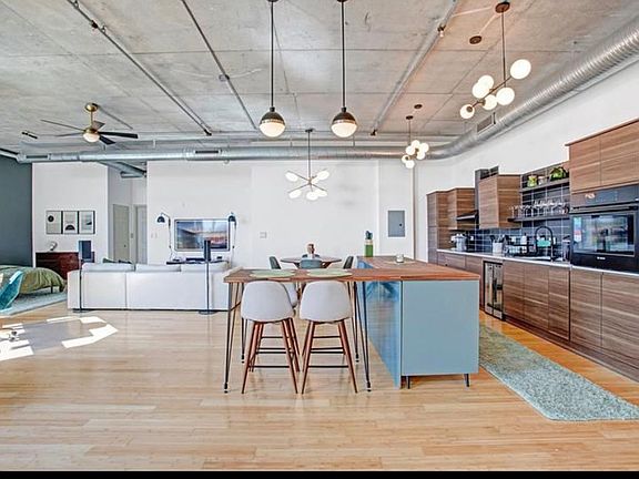 2nd image of 2100 Van Buren St APT 514