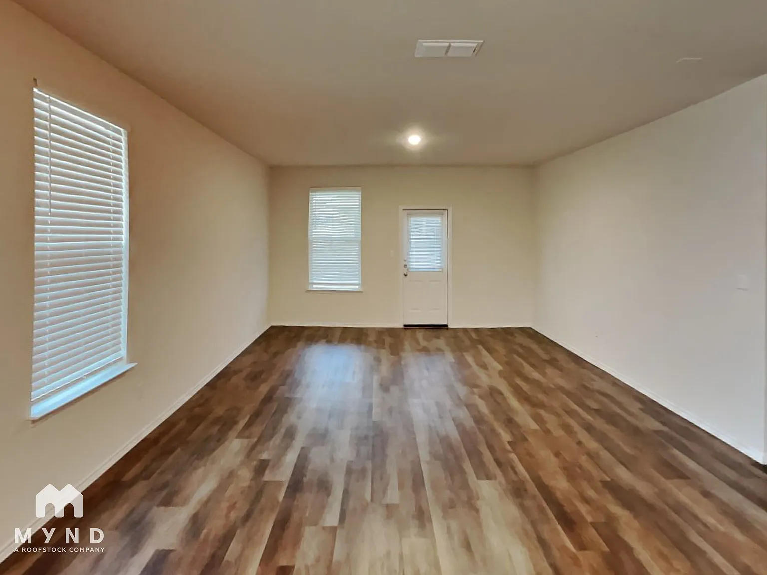3 bed, 2.0 bath, 1688 sqft, $1,699 — Photo 3