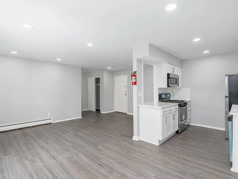 92 Oak St #C16 — Photo 10
