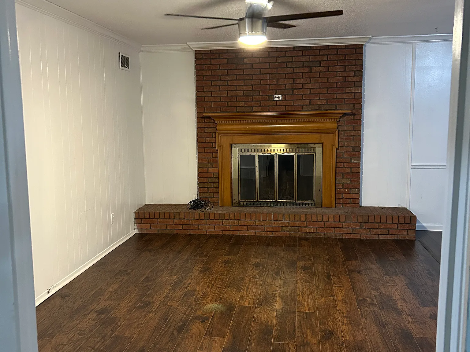 3 bed, 1.5 bath, 1260 sqft, $1,400 — Photo 2