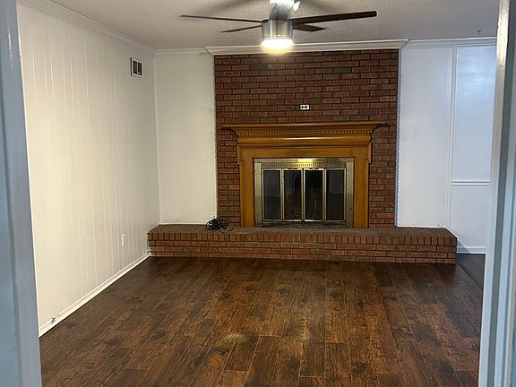 2nd image of 1338 Jane Eyre St