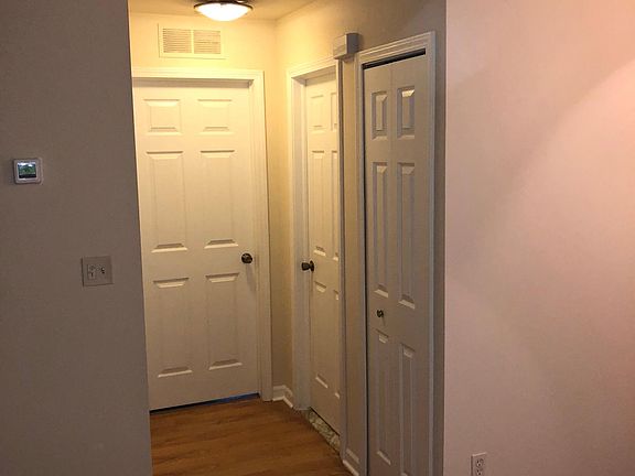 4th image of 16371 Woodlane