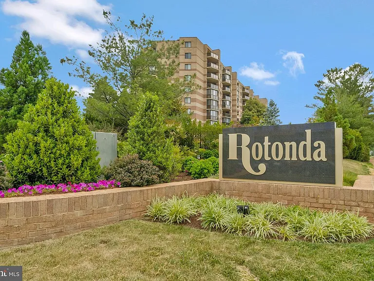 8370 Greensboro Dr #1004 — Photo 24