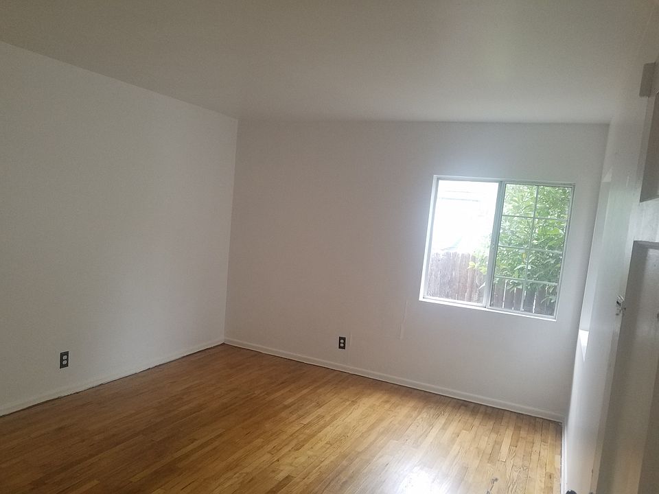 1st image of 3550 Locke Ave