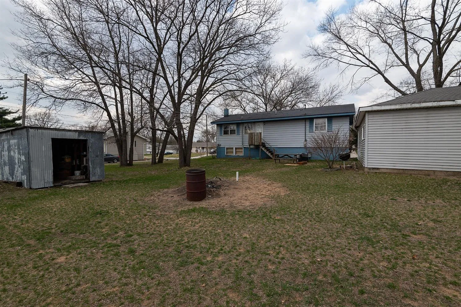 4845 E 1047 N photo 1
