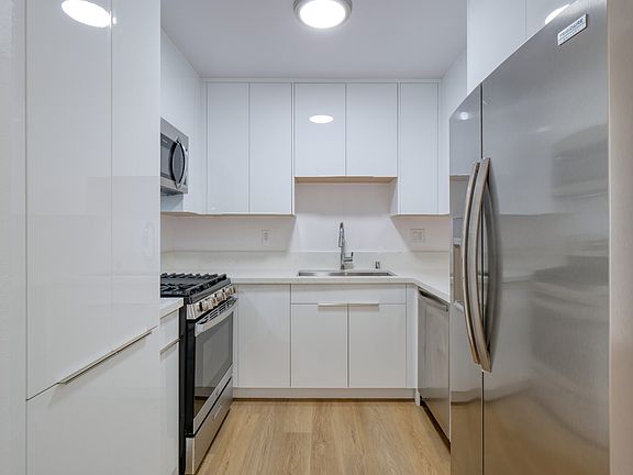 2nd image of 8261 Norton Ave APT 8