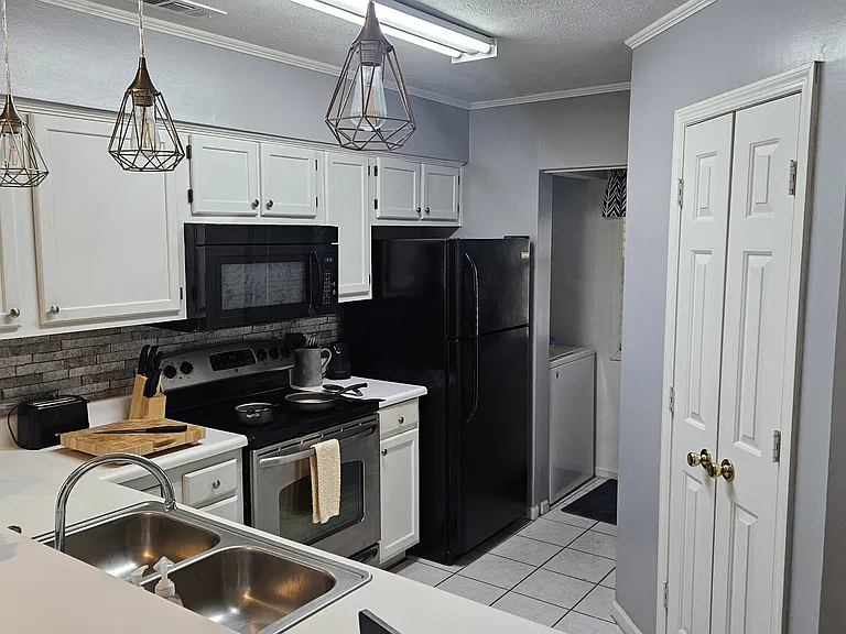 589 Blue River Ct #4C — Photo 11