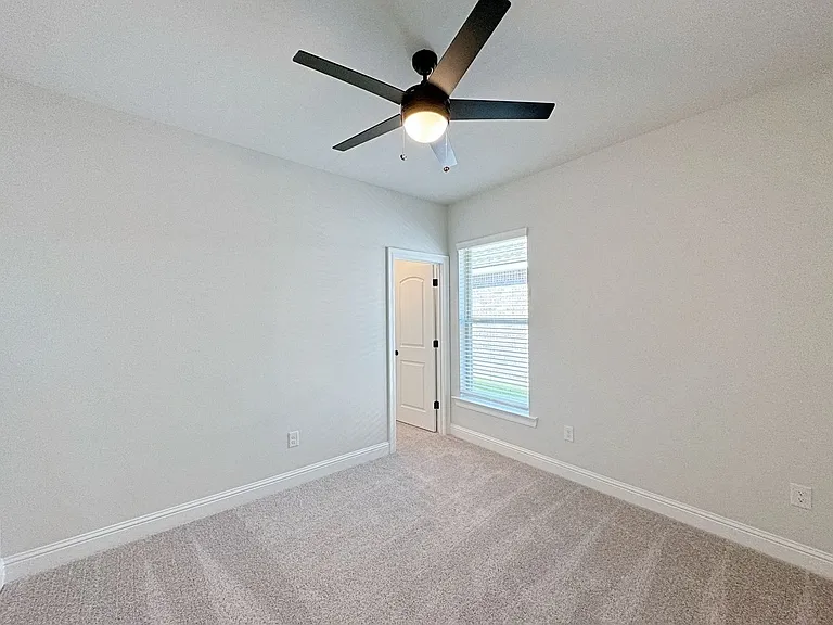 722 Bellegrove Square Ave — Photo 28