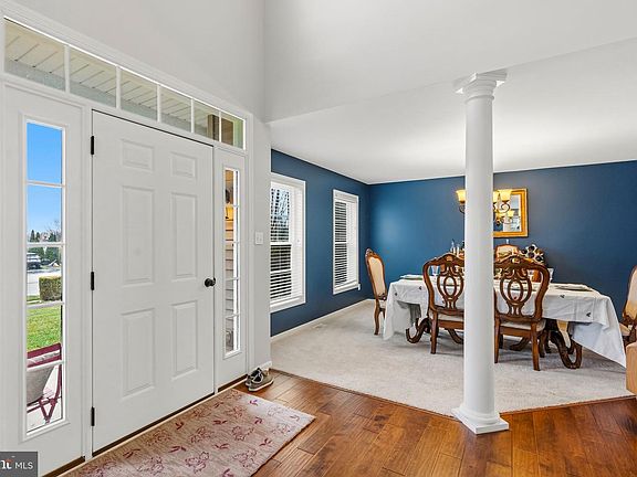 3rd image of 370 Redbud Dr