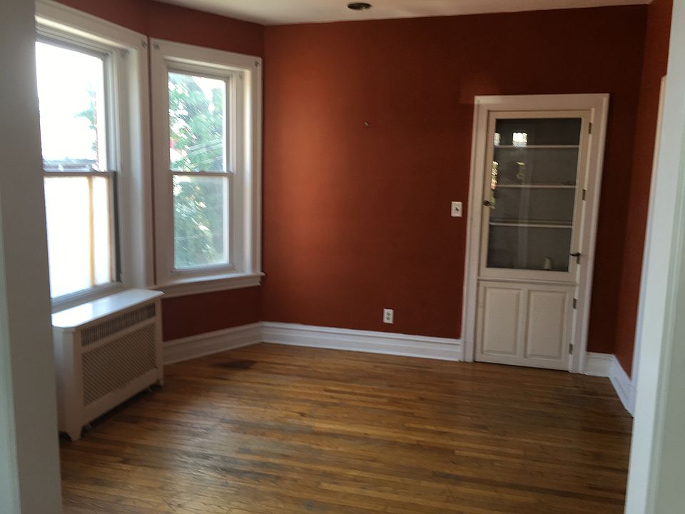 2nd image of 133 Broadway #02