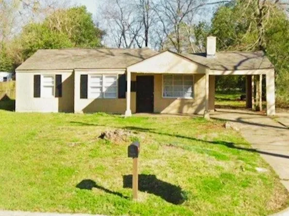107 E Woodland Dr, Montgomery, AL 36105