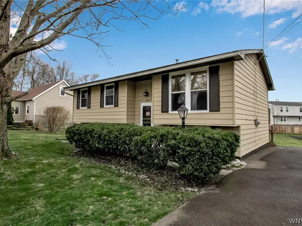 6780 Prescott Dr, Derby, NY 14047