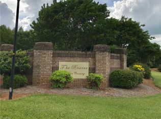 138 Trophy Dr, Statesville, NC 28625