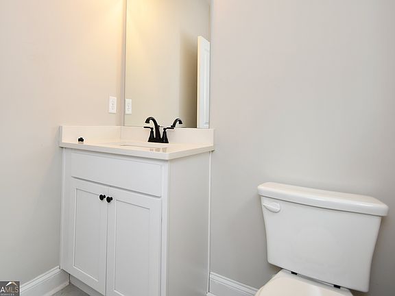 4th image of 210 Timsbury Dr