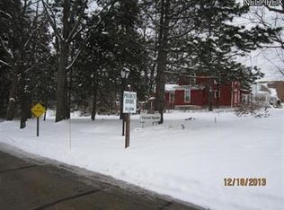 130 Center St UNIT 1A, Chardon, OH 44024