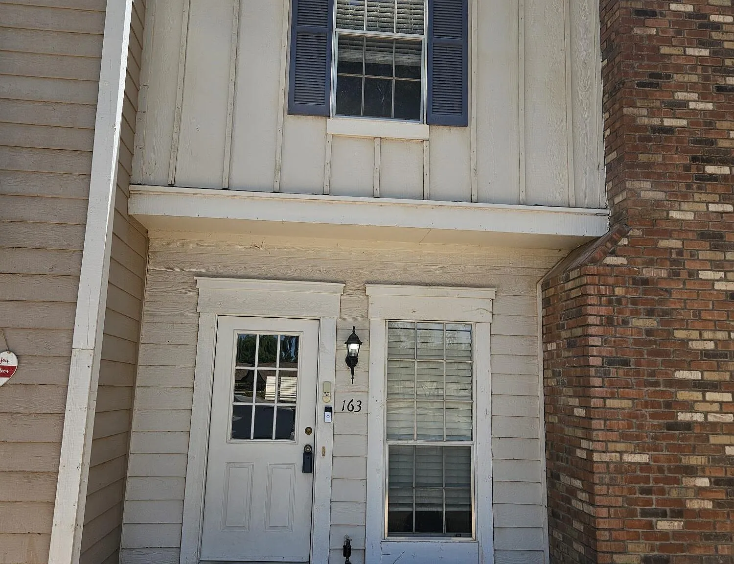 2 bed, 1.5 bath, 870 sqft, $1,395 — Photo 1