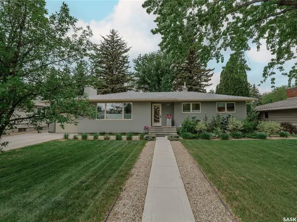 414 Lake CRESCENT, Saskatoon, SK S7H 3A4