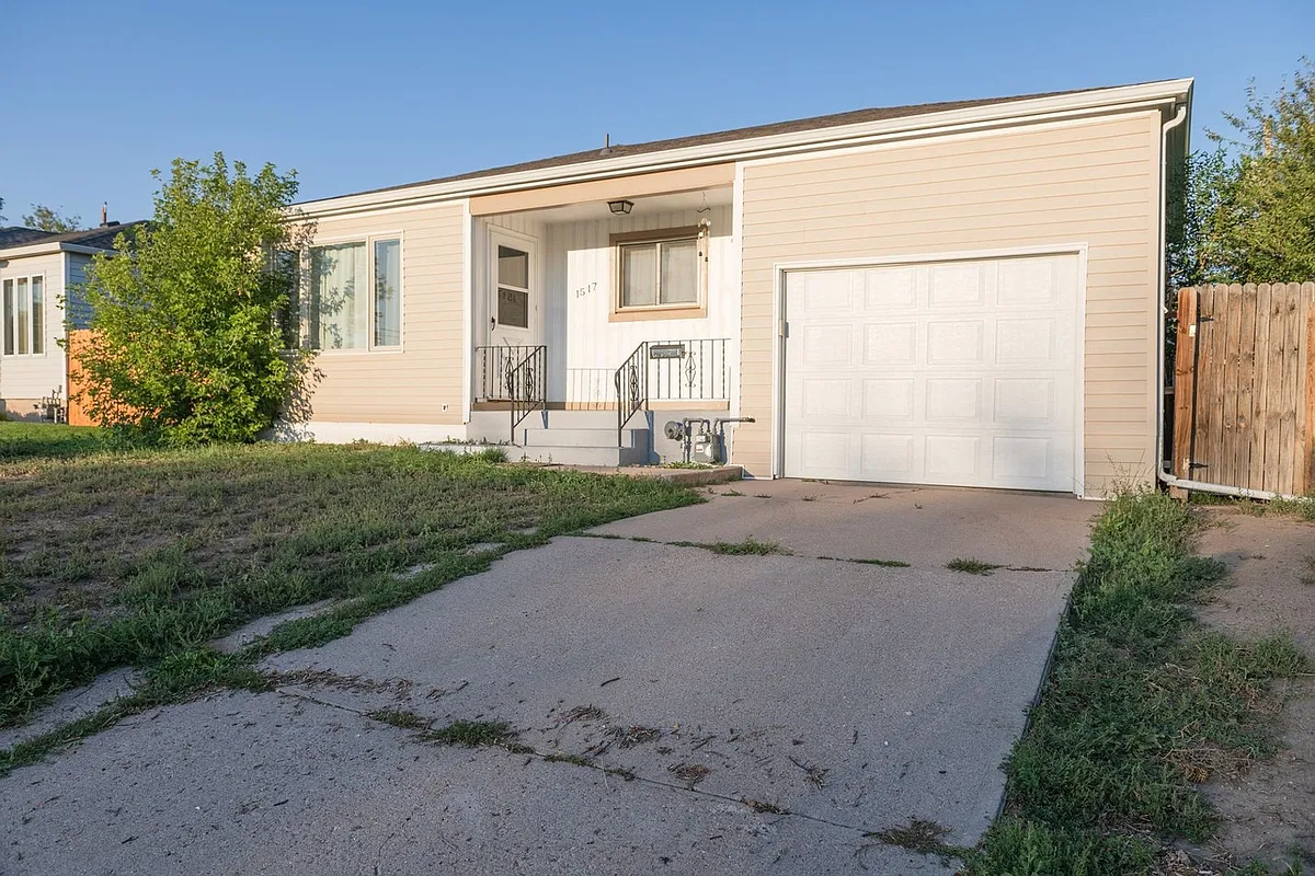 Building Photo - 1517 Converse Ave