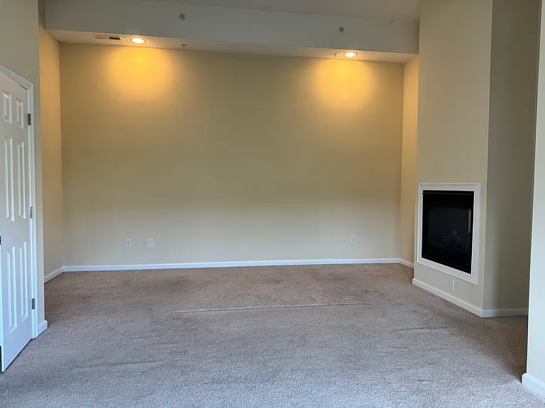 6 Queen Isabella Way — Photo 36