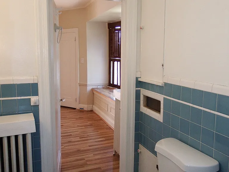 1018 E 36th St — Photo 17