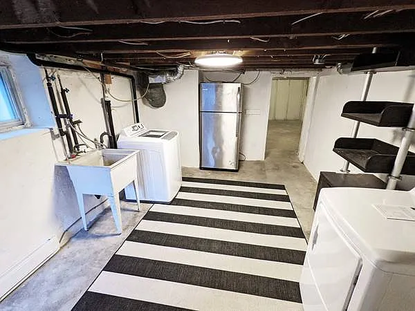 229 Wellington St N #2 — Photo 7
