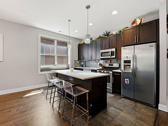 4th image of 2605 W North Ave APT 2A