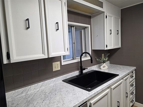 5th image of 1841 Trosper Road SW #53