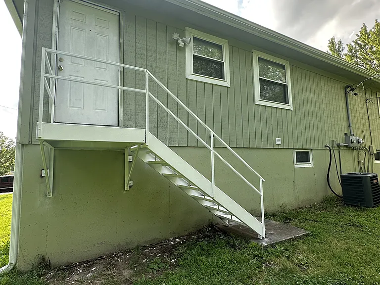 3235 N 84th Ter — Photo 32