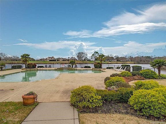 Large Pool - No maintenance