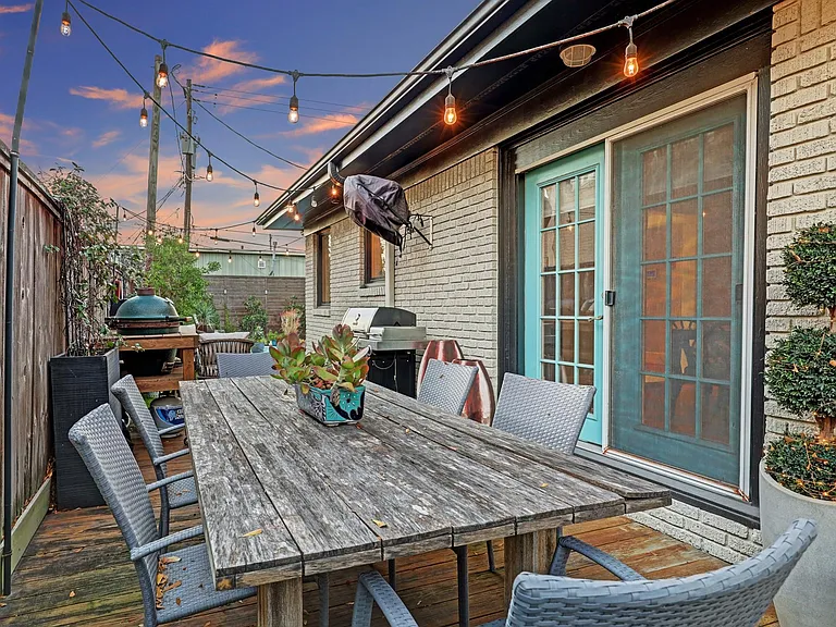 1754 Hawthorne St — Photo 32
