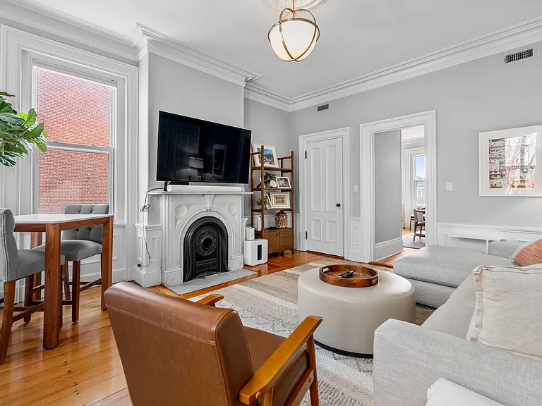 40 Chestnut St #2 — Photo 5