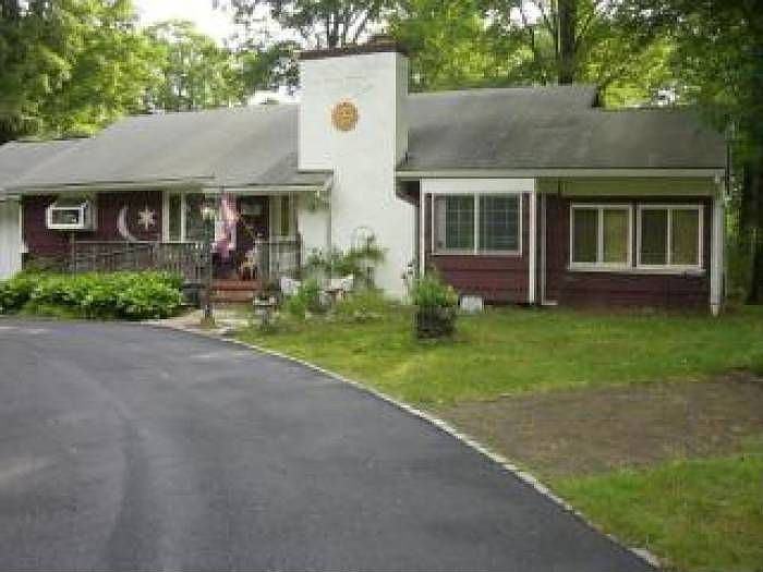 2nd image of 1088 Macopin Rd