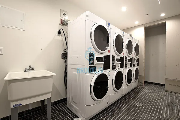 Rented by null | media 32