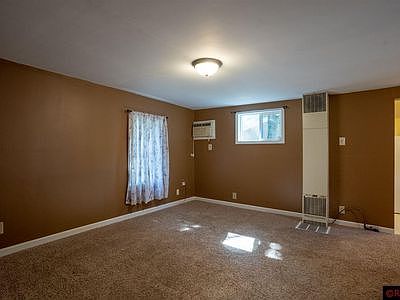 3rd image of 418 Carney Ave