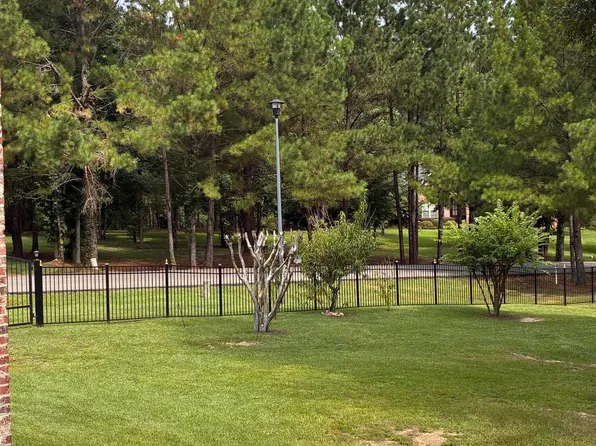 104 Buckskin Dr, Hattiesburg, MS 39402