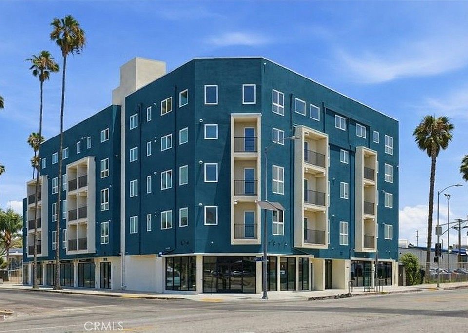1st image of 1818 S Norton Ave #403