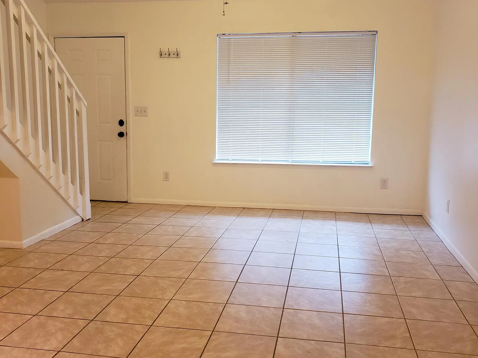 1 bed, 740 sqft, $1,400 — Photo 3
