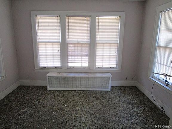 4th image of 19320 Bretton Dr