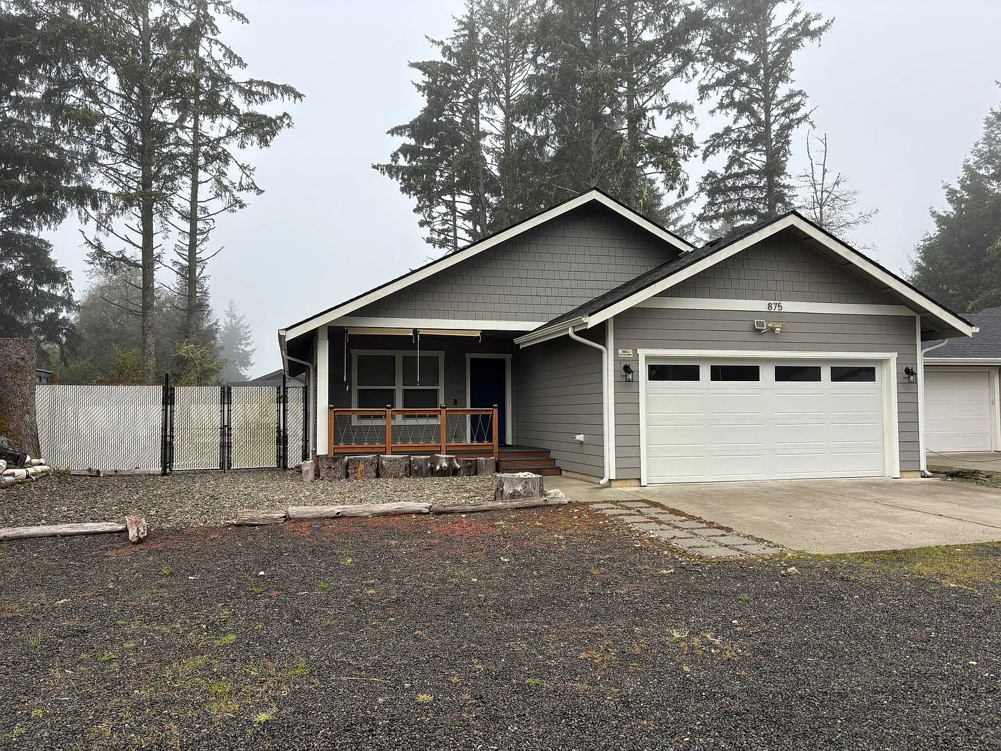 Gardner's delight with this spacious 3-bedroom home! — Photo 3