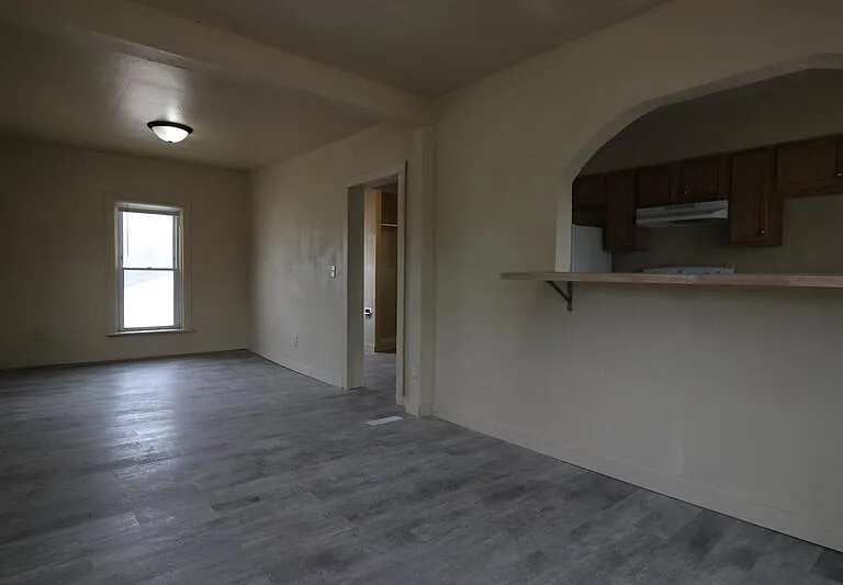 423 Draper St #1/2 — Photo 4