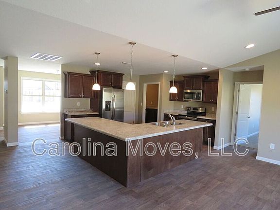 5th image of 454 Peaksview Dr