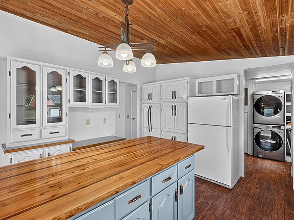 4th image of 7634 Deer Valley Rd