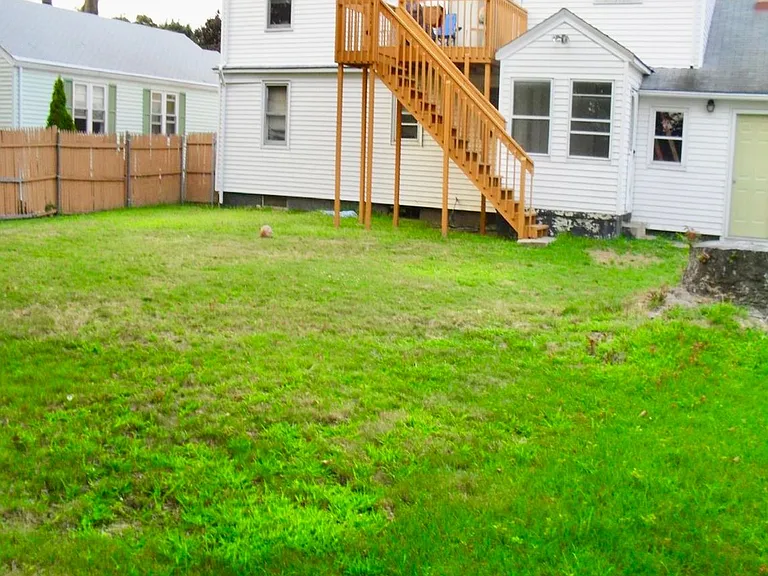 18-20 Foch Ave — Photo 14