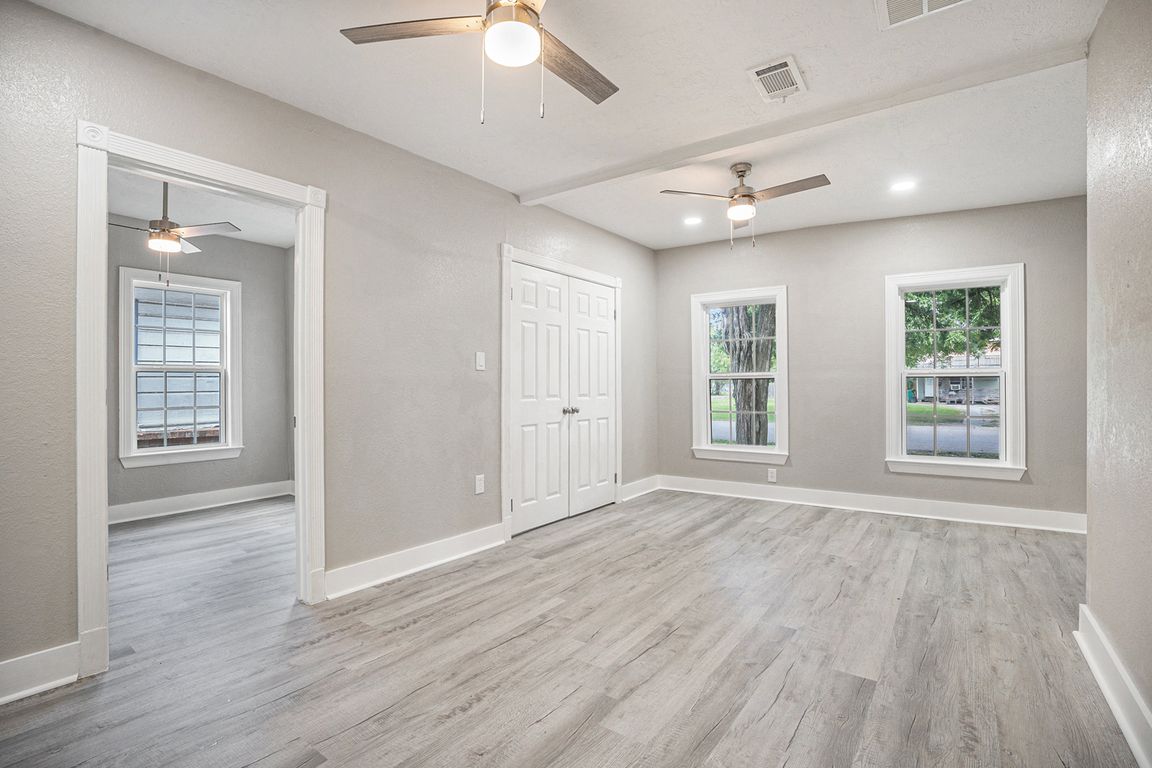 next background image