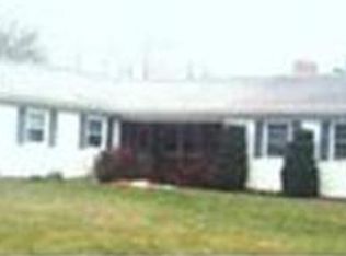 27 Carpenter Rd, Dudley, MA 01571