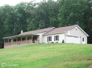 217 Twin Lakes Dr, Berkeley Springs, WV 25411
