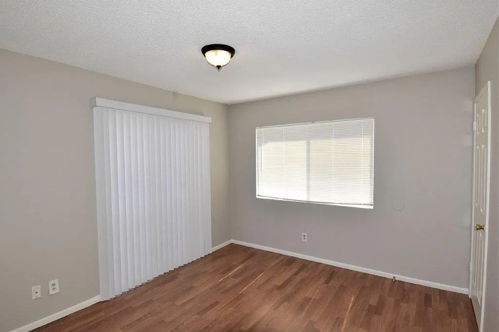 2 bed, 1.5 bath, 800 sqft, $1,195 — Photo 4