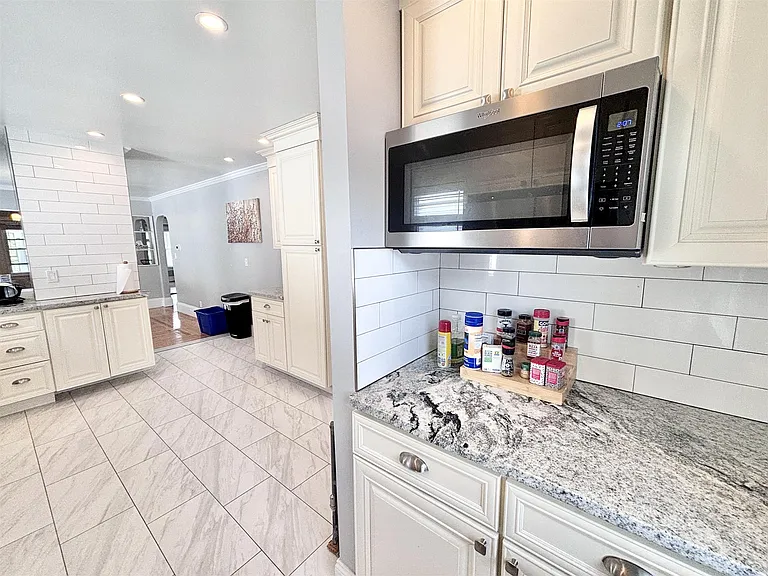 33 Boston Ave — Photo 17
