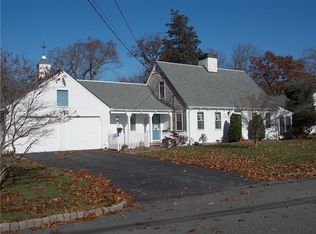5 Wildrose Ct, Warwick, RI 02888