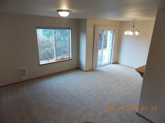 4th image of 5214 167th St E